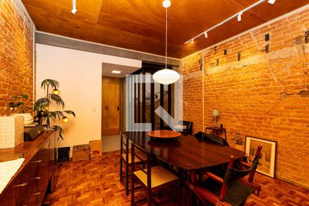 Sala de casa à venda com 3 quartos, 200m² em Liberdade, São Paulo