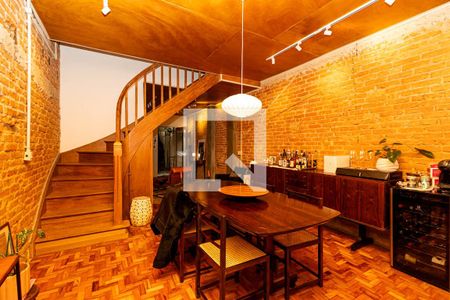 Sala de casa à venda com 3 quartos, 200m² em Liberdade, São Paulo