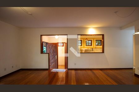 Sala de casa para alugar com 4 quartos, 280m² em Vargem Grande, Rio de Janeiro