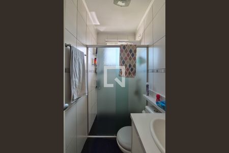 Banheiro da Suíte de casa de condomínio para alugar com 3 quartos, 110m² em Parque Santo Antonio, São Bernardo do Campo