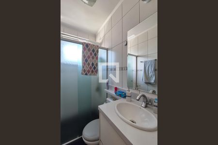 Banheiro da Suíte de casa de condomínio para alugar com 3 quartos, 110m² em Parque Santo Antonio, São Bernardo do Campo