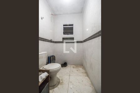 Banheiro da Suíte de kitnet/studio para alugar com 1 quarto, 35m² em Parque Jandaia, Carapicuíba