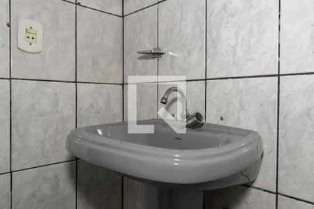 Banheiro de casa para alugar com 2 quartos, 76m² em Campo Limpo, São Paulo