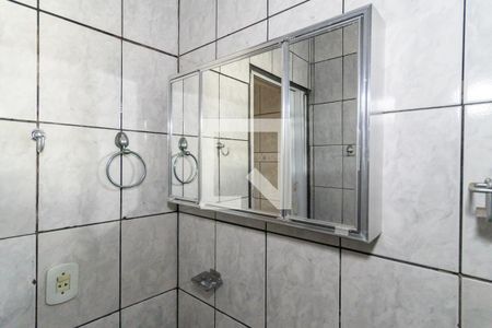 Banheiro de casa para alugar com 2 quartos, 76m² em Campo Limpo, São Paulo