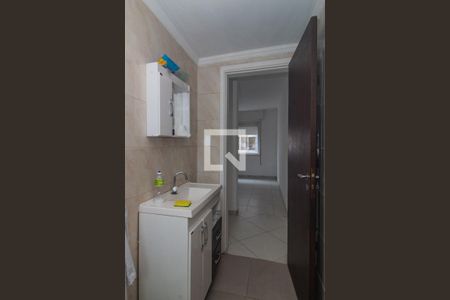 Banheiro de apartamento à venda com 2 quartos, 68m² em Cristal, Porto Alegre