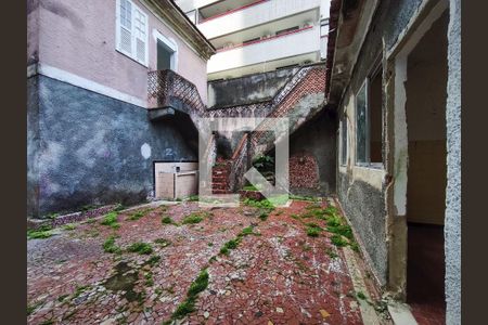 Casa à venda com 160m², 4 quartos e 4 vagasQuintal