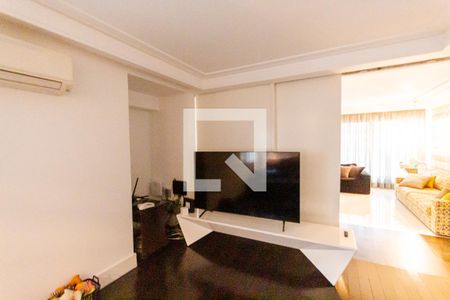 Sala de TV de casa à venda com 4 quartos, 470m² em Jardim, Santo André