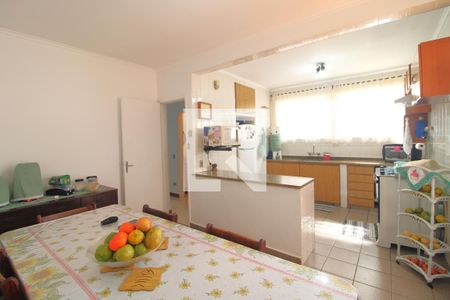 Cozinha  de casa à venda com 4 quartos, 134m² em Interlagos, São Paulo