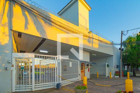 Fachada de casa de condomínio à venda com 3 quartos, 88m² em Rio Branco, Canoas