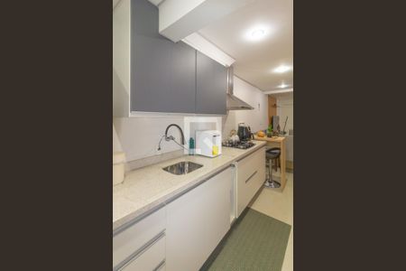 Cozinha de casa de condomínio à venda com 3 quartos, 88m² em Rio Branco, Canoas