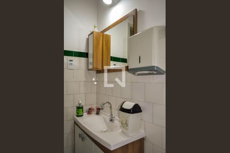 Banheiro de apartamento à venda com 2 quartos, 63m² em Centro Histórico, Porto Alegre
