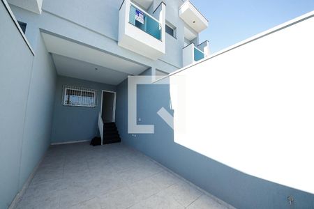 Garagem de casa à venda com 3 quartos, 120m² em Vila Olinda, São Paulo