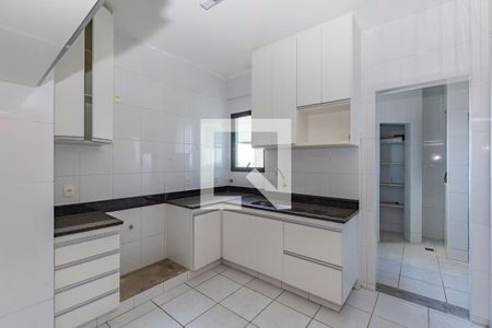 Cozinha de apartamento à venda com 3 quartos, 120m² em Nova Suíça, Belo Horizonte