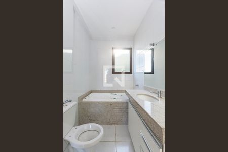 Banheiro da Suíte de apartamento à venda com 3 quartos, 120m² em Nova Suíça, Belo Horizonte