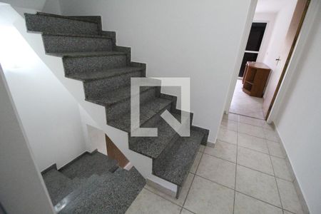 Escada de casa de condomínio para alugar com 3 quartos, 105m² em Pechincha, Rio de Janeiro