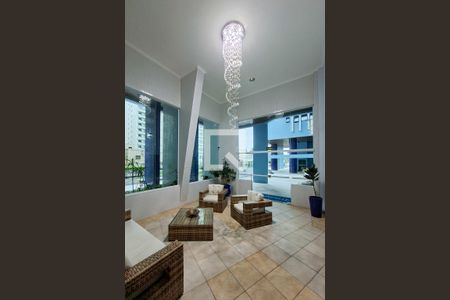 Hall de entrada de apartamento para alugar com 3 quartos, 140m² em Vila Tupi, Praia Grande