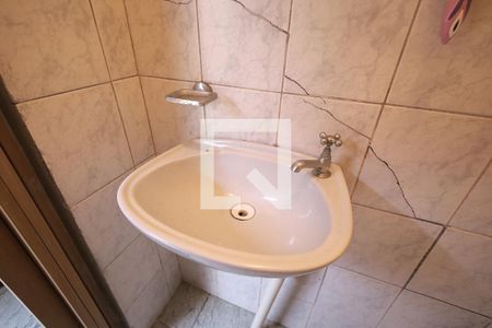 Banheiro de Serviço de casa à venda com 3 quartos, 250m² em Jardim Ipanema, Santo André