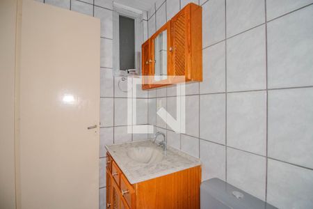 Banheiro da Suíte de apartamento à venda com 1 quarto, 40m² em Jardim Itu, Porto Alegre