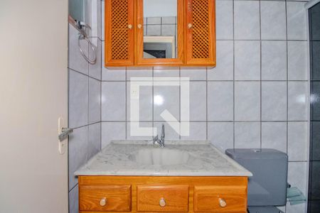 Banheiro da Suíte de apartamento à venda com 1 quarto, 40m² em Jardim Itu, Porto Alegre