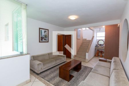 Sala de casa para alugar com 5 quartos, 450m² em João Pinheiro, Belo Horizonte