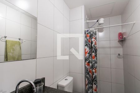 Banheiro de apartamento à venda com 2 quartos, 33m² em Vila Pierina, São Paulo