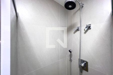 Banheiro de kitnet/studio para alugar com 1 quarto, 26m² em Vila Mariana, São Paulo