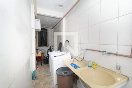 Casa 1 - Área de Serviços de casa à venda com 6 quartos, 500m² em Água Branca, Contagem