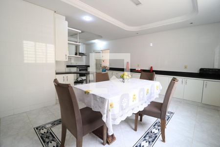 Cozinha de casa para alugar com 7 quartos, 456m² em Presidente Roosevelt, Uberlândia