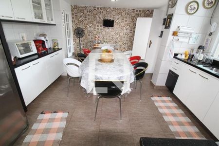 Casa à venda com 5 quartos, 320m² em Jardim Guanabara, Rio de Janeiro