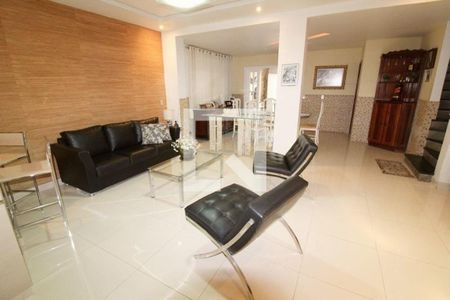 Casa à venda com 5 quartos, 320m² em Jardim Guanabara, Rio de Janeiro