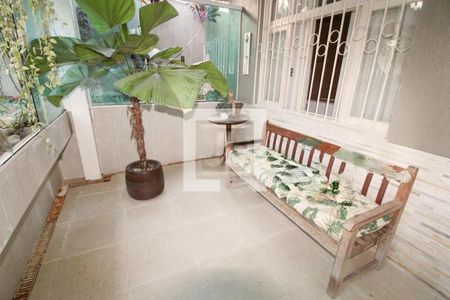 Casa à venda com 5 quartos, 320m² em Jardim Guanabara, Rio de Janeiro