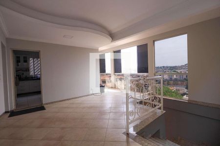 Casa à venda com 5 quartos, 410m² em João Pinheiro, Belo Horizonte