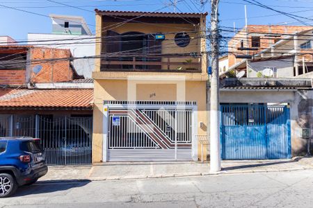 Fachada de casa à venda com 4 quartos, 150m² em Parque Cruzeiro do Sul, São Paulo