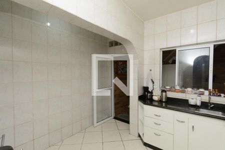 Cozinha de casa à venda com 4 quartos, 180m² em Milionários, Belo Horizonte