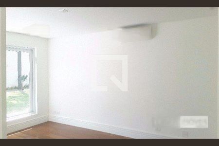 Casa à venda com 4 quartos, 630m² em Jardim Marajoara, São Paulo