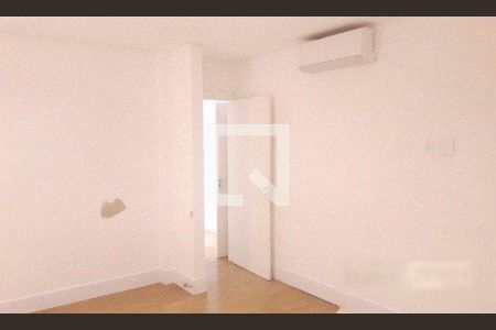 Casa à venda com 4 quartos, 630m² em Jardim Marajoara, São Paulo