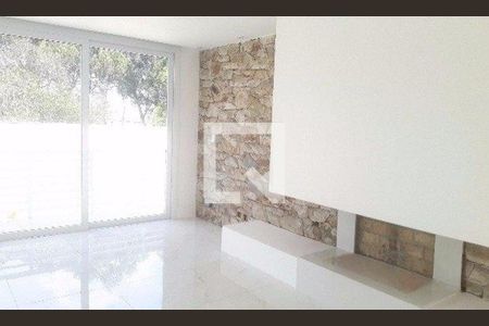 Casa à venda com 4 quartos, 630m² em Jardim Marajoara, São Paulo