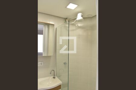 Banheiro de apartamento para alugar com 1 quarto, 25m² em Mercês, Curitiba