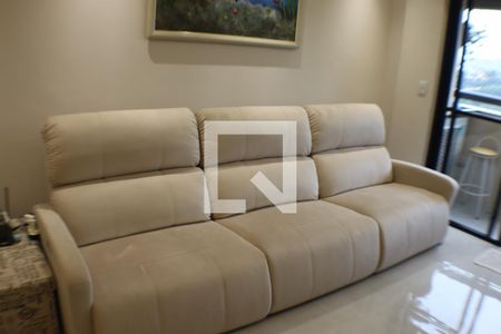 Sala de TV de apartamento à venda com 3 quartos, 87m² em Empresarial 18 do Forte, Barueri