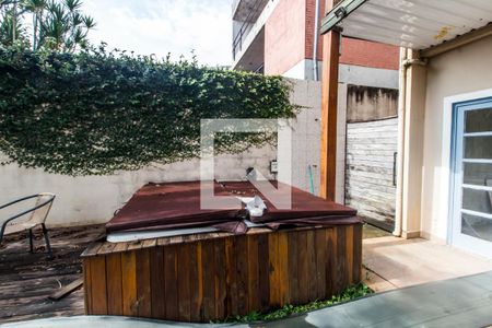 Casa de condomínio à venda com 340m², 3 quartos e 2 vagas Casa de condomínio à venda com 340m², 3 quartos e 2 vagasPiscina