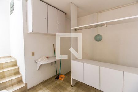 Casa de condomínio à venda com 340m², 3 quartos e 2 vagas Casa de condomínio à venda com 340m², 3 quartos e 2 vagasÁrea de Serviço