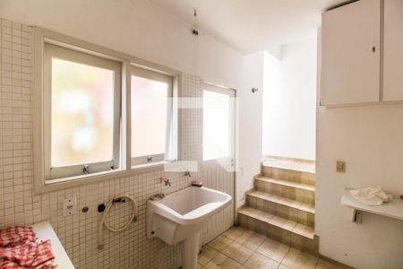 Casa de condomínio à venda com 340m², 3 quartos e 2 vagas Casa de condomínio à venda com 340m², 3 quartos e 2 vagasÁrea de Serviço