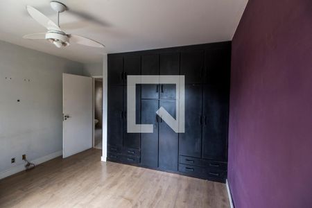 Casa de condomínio à venda com 340m², 3 quartos e 2 vagas Casa de condomínio à venda com 340m², 3 quartos e 2 vagasSuíte 2