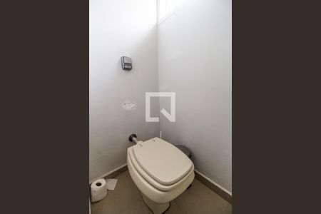 Casa de condomínio à venda com 340m², 3 quartos e 2 vagas Casa de condomínio à venda com 340m², 3 quartos e 2 vagasBanheiro da Suíte 1