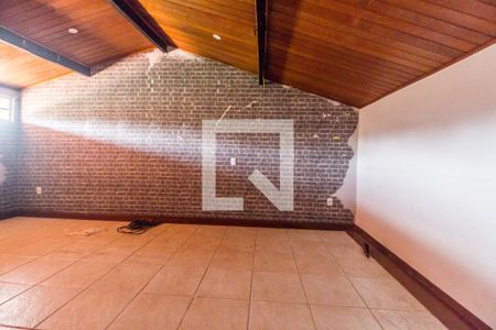 Casa de condomínio à venda com 340m², 3 quartos e 2 vagas Casa de condomínio à venda com 340m², 3 quartos e 2 vagasQuarto