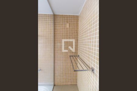 Casa de condomínio à venda com 340m², 3 quartos e 2 vagas Casa de condomínio à venda com 340m², 3 quartos e 2 vagasCloset da suíte 1