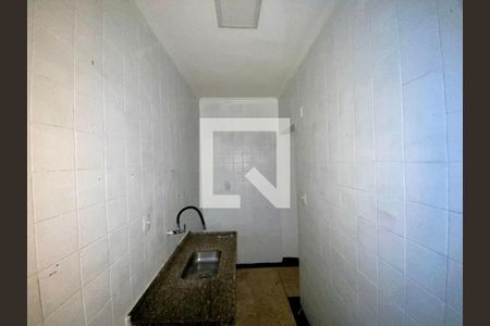 Cozinha de apartamento para alugar com 2 quartos, 40m² em Guilhermina, Praia Grande