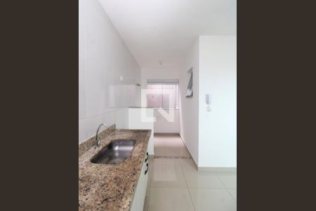 Cozinha de apartamento para alugar com 1 quarto, 34m² em Vila Nivi, São Paulo
