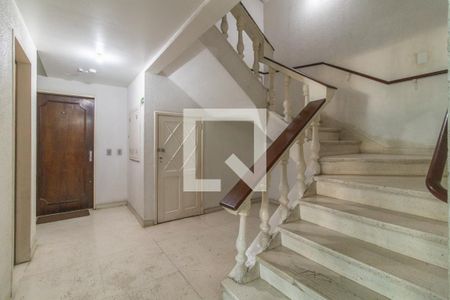 Escadas de apartamento à venda com 3 quartos, 131m² em Teresópolis, Porto Alegre
