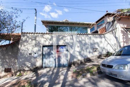 Fachada de casa à venda com 4 quartos, 170m² em Jaqueline, Belo Horizonte